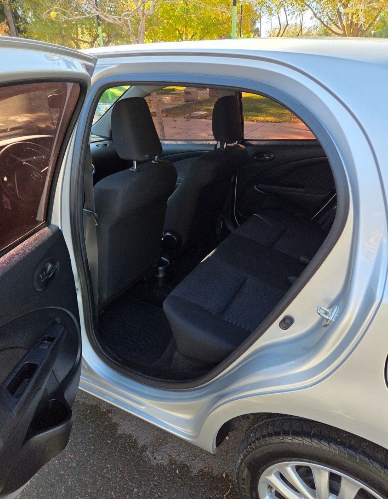 Toyota Etios Usado en Mendoza, deRuedas