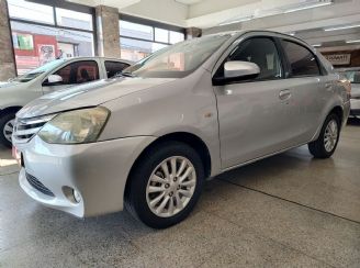 Toyota Etios Usado en Mendoza Financiado