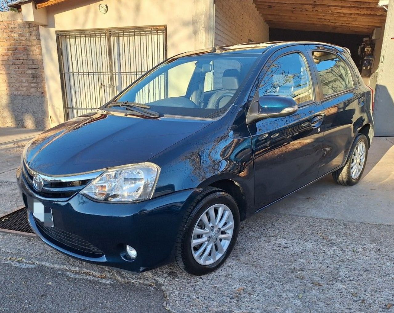 Toyota Etios Usado en Mendoza, deRuedas