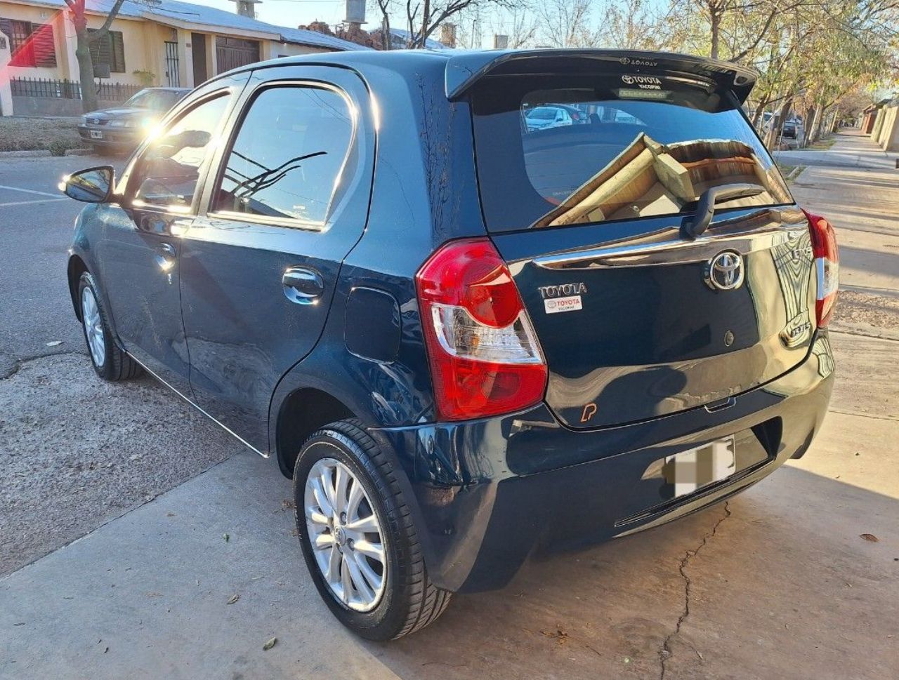 Toyota Etios Usado en Mendoza, deRuedas