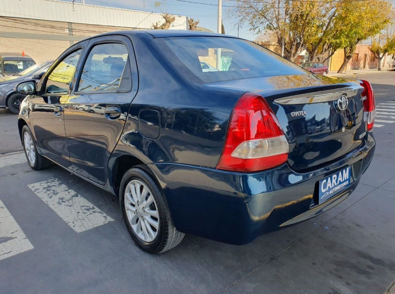 Toyota Etios Usado en Mendoza, deRuedas