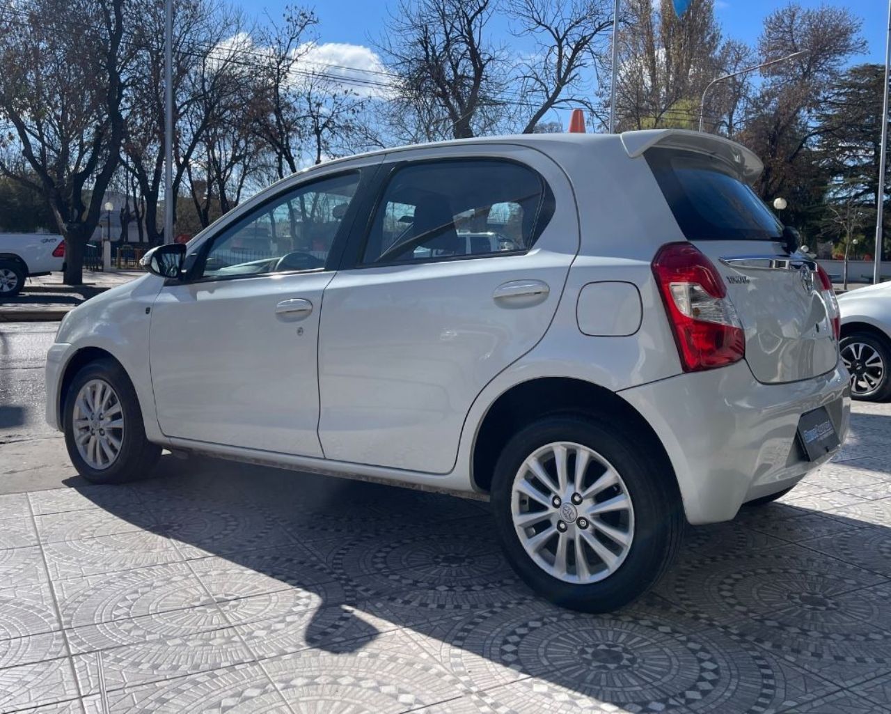 Toyota Etios Usado Financiado en Mendoza, deRuedas