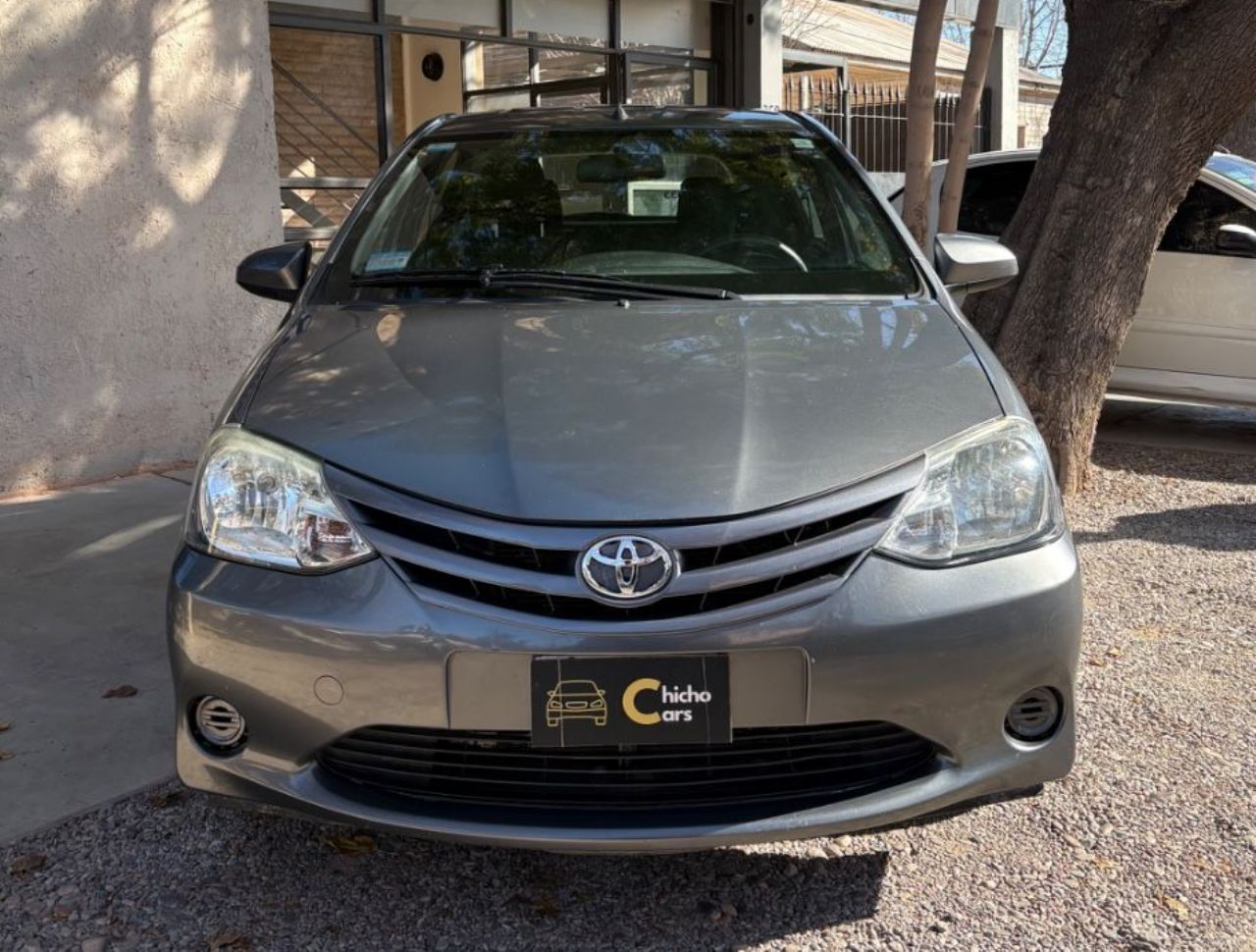 Toyota Etios Usado Financiado en San Juan, deRuedas