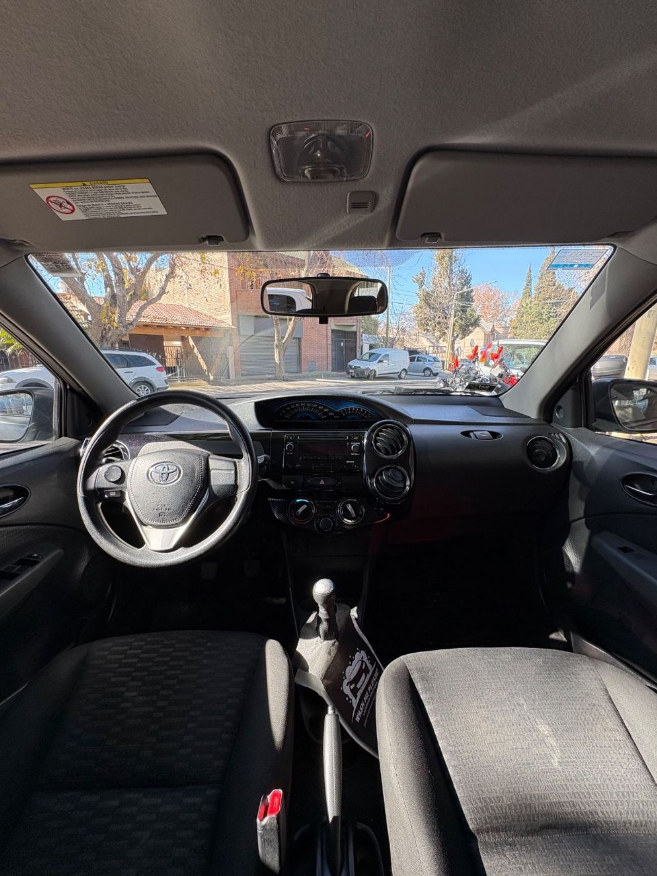 Toyota Etios Usado Financiado en San Juan, deRuedas