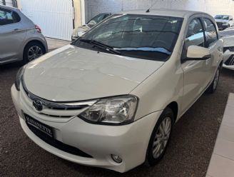 Toyota Etios Usado en Mendoza Financiado