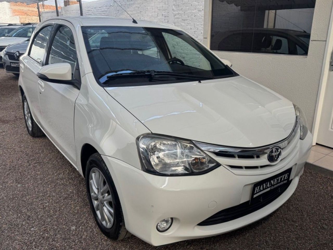 Toyota Etios Usado Financiado en Mendoza, deRuedas