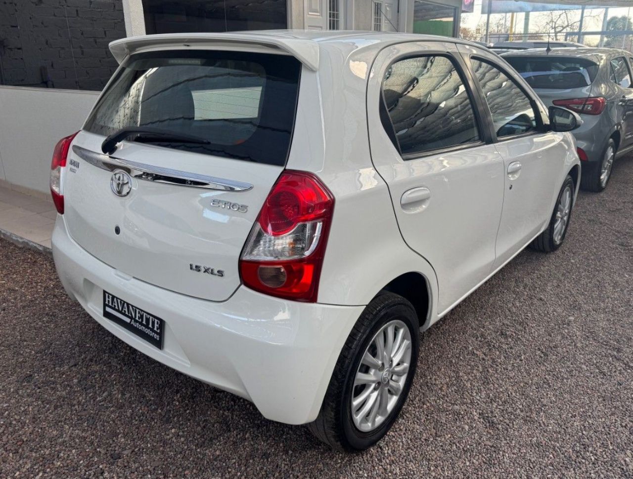 Toyota Etios Usado Financiado en Mendoza, deRuedas