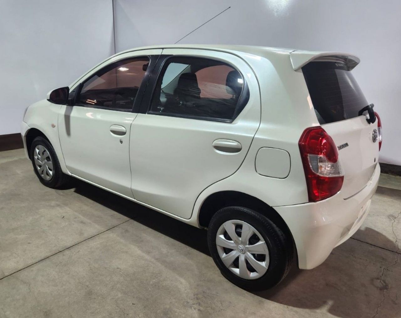 Toyota Etios Usado en Mendoza, deRuedas