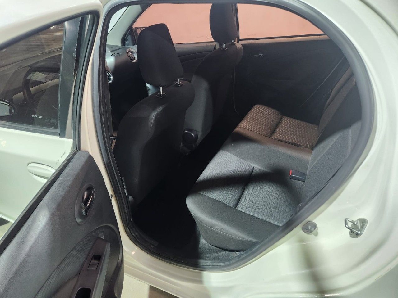 Toyota Etios Usado en Mendoza, deRuedas