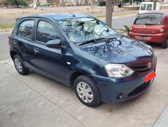 Toyota Etios Usado en Mendoza Financiado