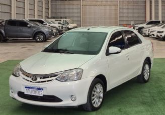 Toyota Etios Usado en Córdoba Financiado