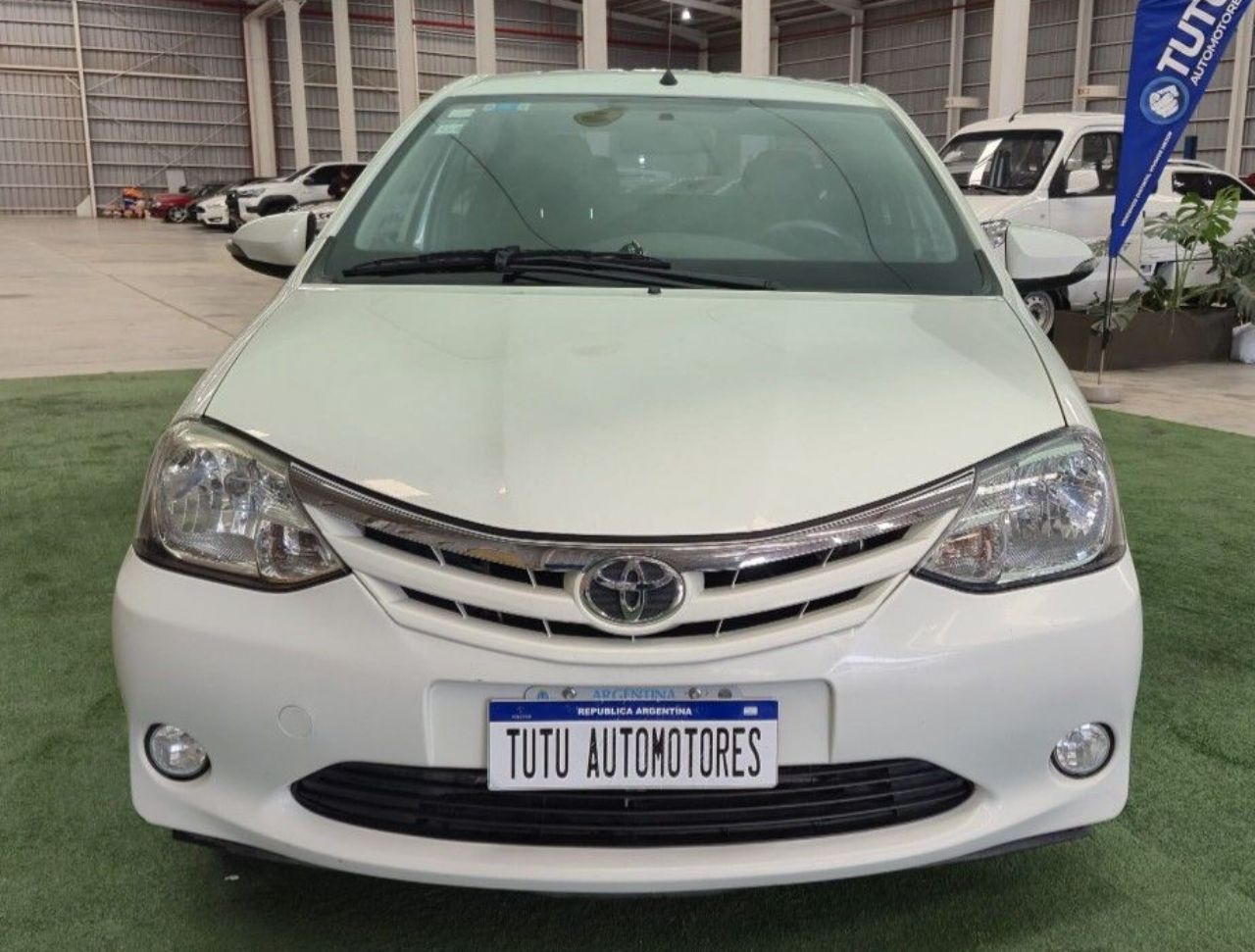 Toyota Etios Usado Financiado en Córdoba, deRuedas