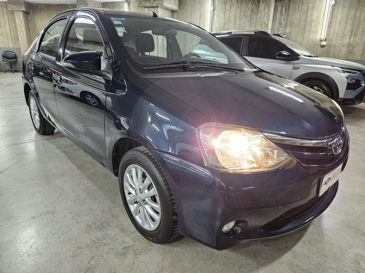 Toyota Etios Usado Financiado en Córdoba, deRuedas