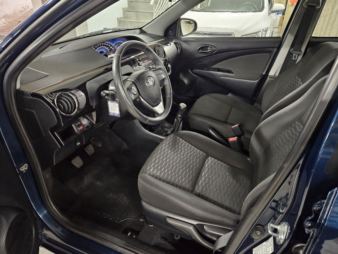 Toyota Etios Usado Financiado en Córdoba, deRuedas