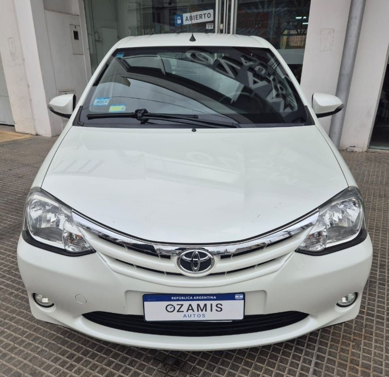 Toyota Etios Usado Financiado en Mendoza, deRuedas