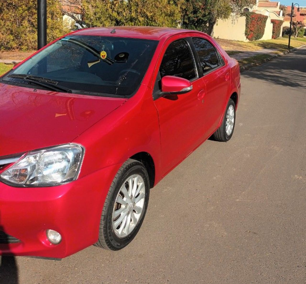 Toyota Etios Usado Financiado en Mendoza, deRuedas