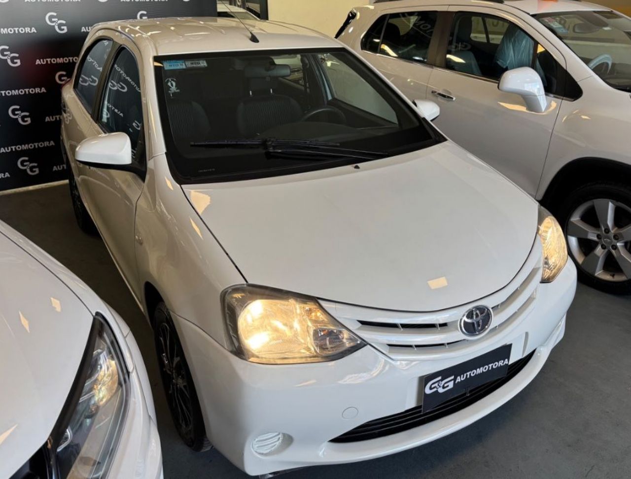 Toyota Etios Usado Financiado en Mendoza, deRuedas