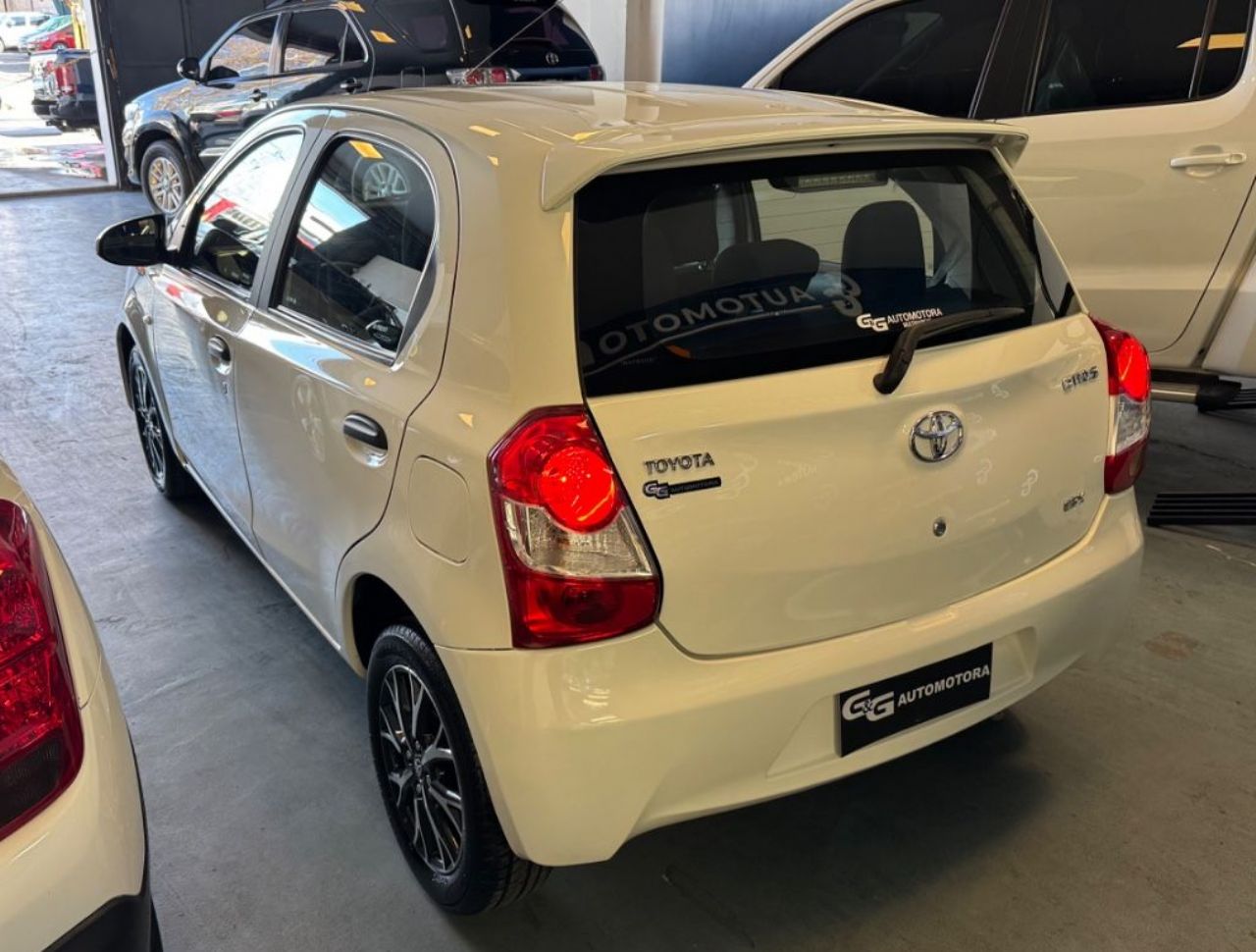Toyota Etios Usado Financiado en Mendoza, deRuedas