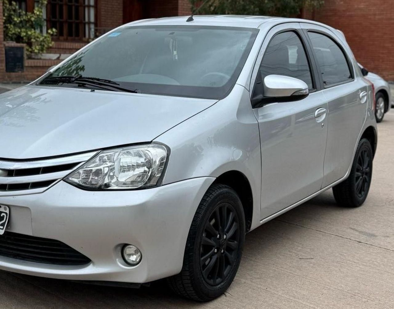 Toyota Etios Usado en Mendoza, deRuedas