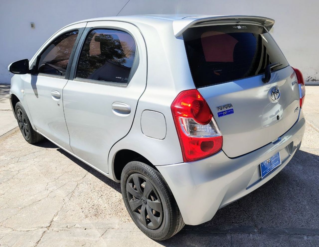 Toyota Etios Usado Financiado en Mendoza, deRuedas