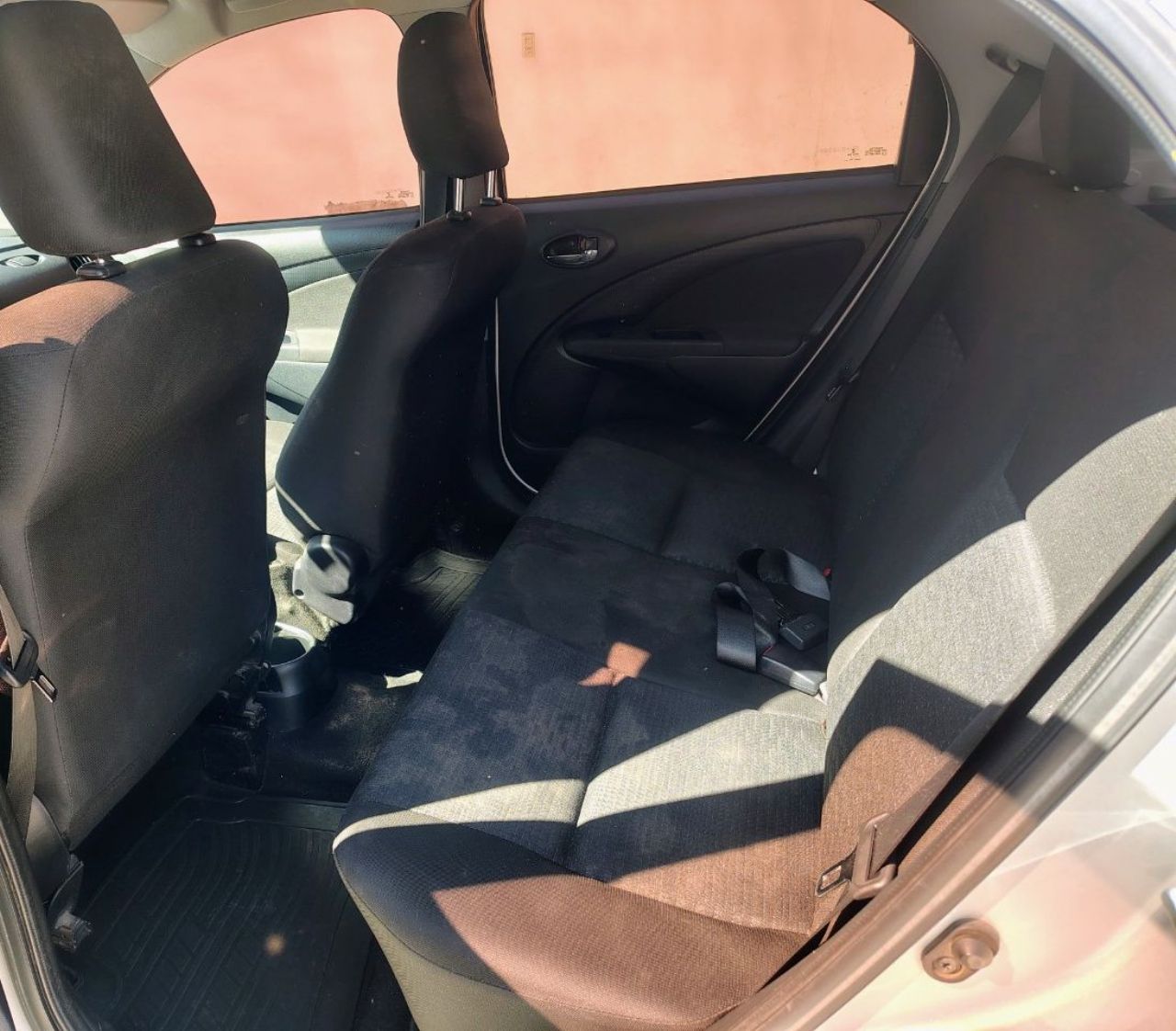 Toyota Etios Usado Financiado en Mendoza, deRuedas