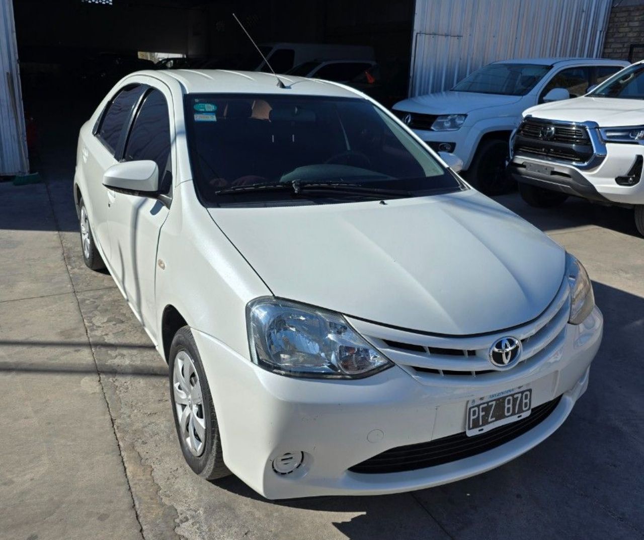Toyota Etios Usado Financiado en Mendoza, deRuedas