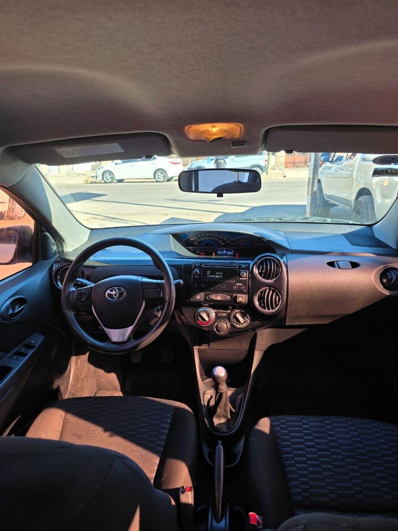 Toyota Etios Usado Financiado en Mendoza, deRuedas