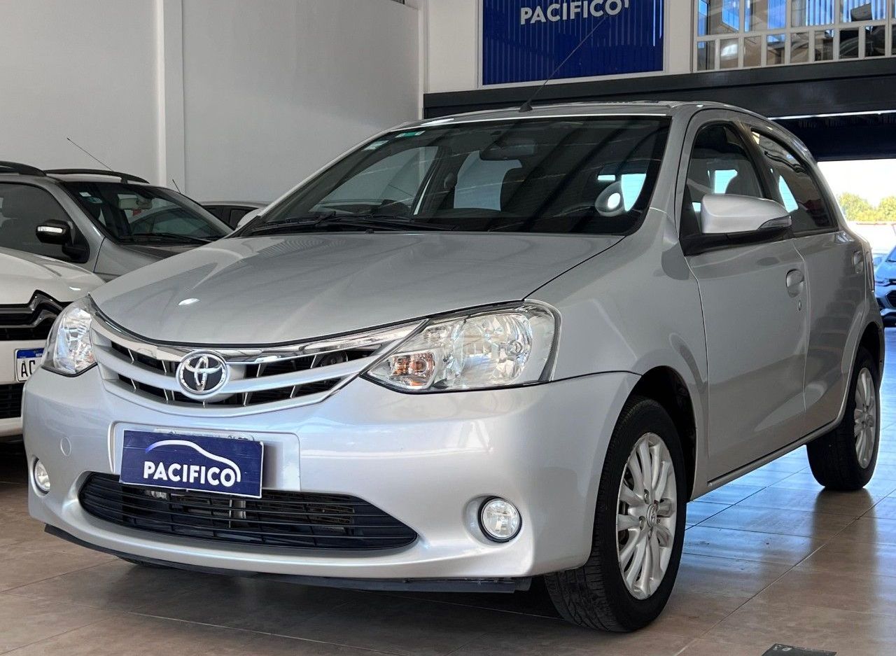 Toyota Etios Usado Financiado en Córdoba, deRuedas