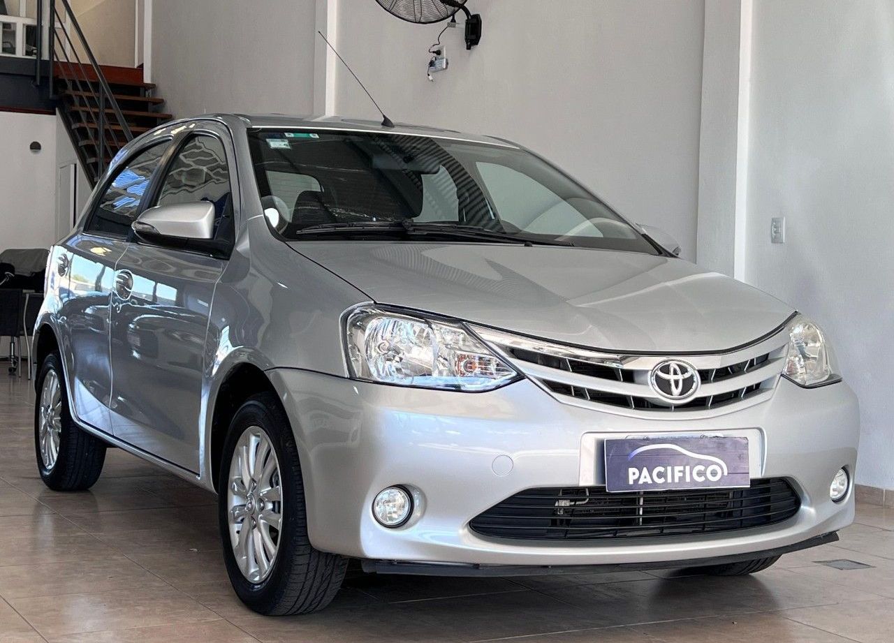 Toyota Etios Usado Financiado en Córdoba, deRuedas