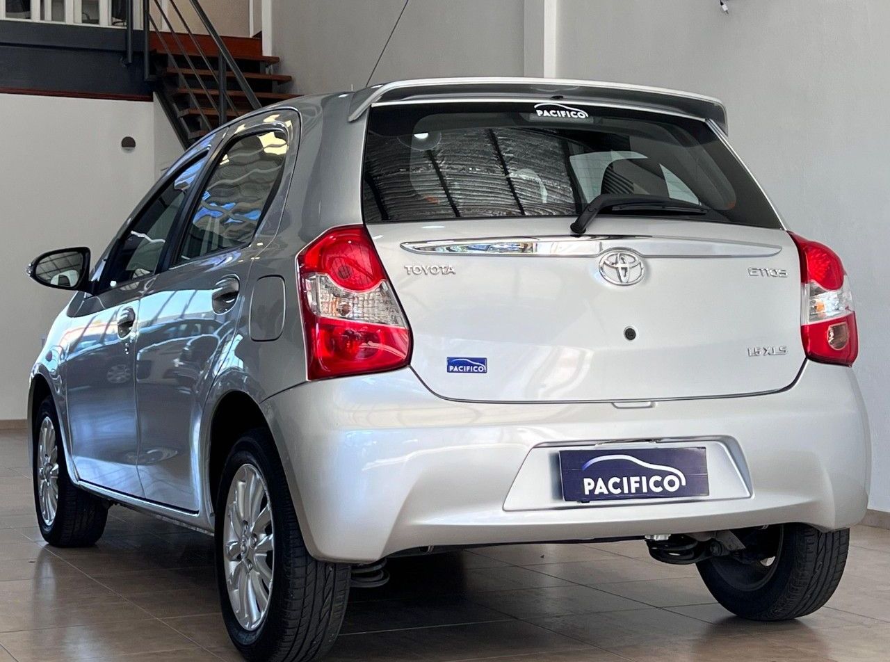 Toyota Etios Usado Financiado en Córdoba, deRuedas