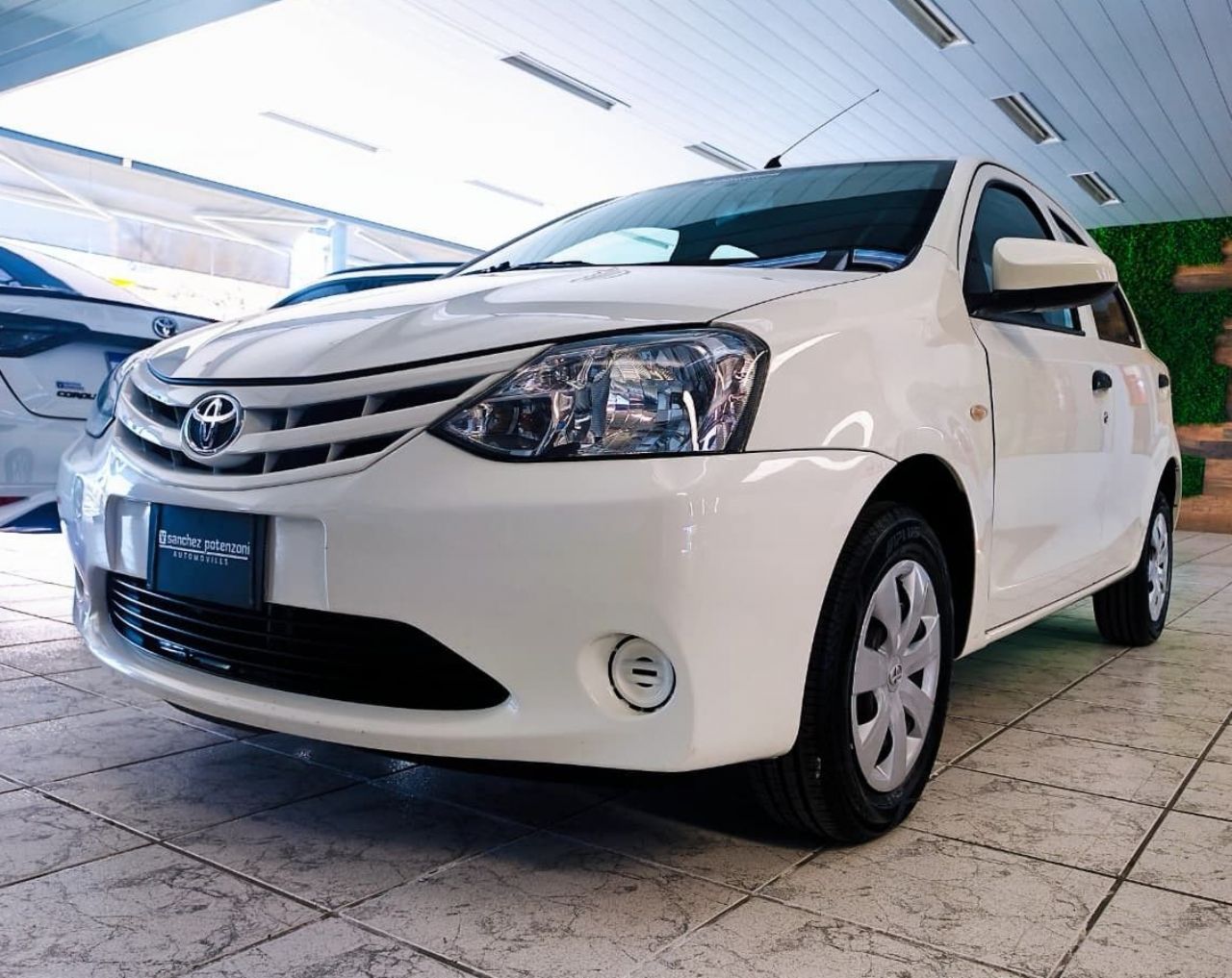 Toyota Etios Usado en Mendoza, deRuedas
