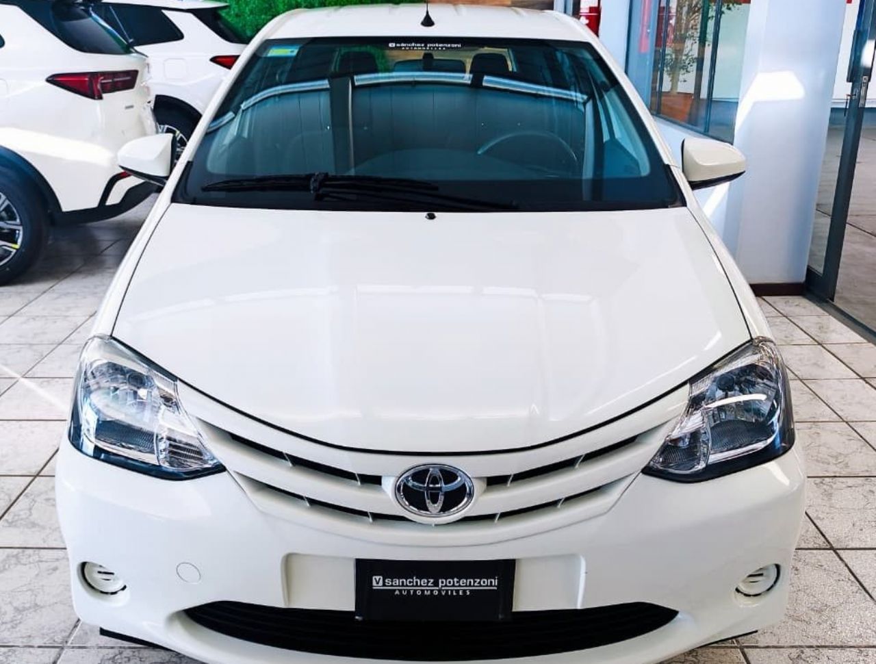 Toyota Etios Usado en Mendoza, deRuedas