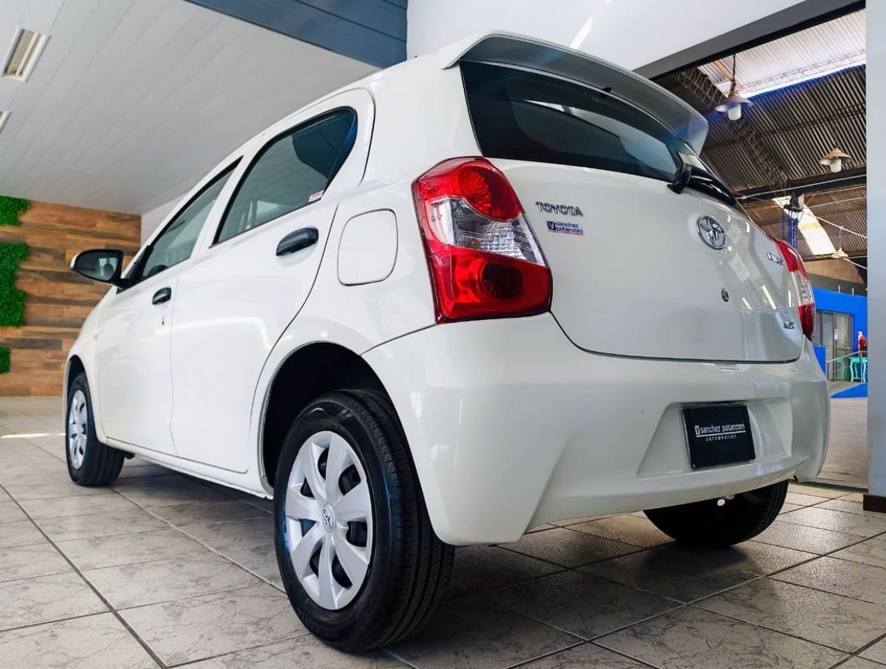 Toyota Etios Usado en Mendoza, deRuedas