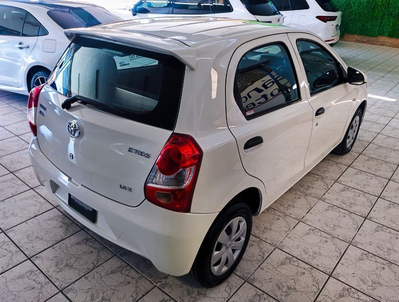 Toyota Etios Usado en Mendoza, deRuedas