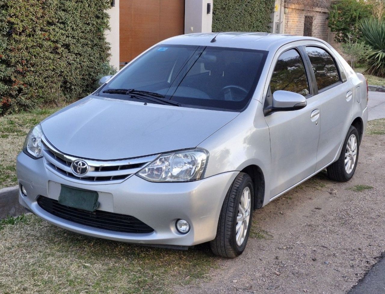 Toyota Etios Usado en Mendoza, deRuedas