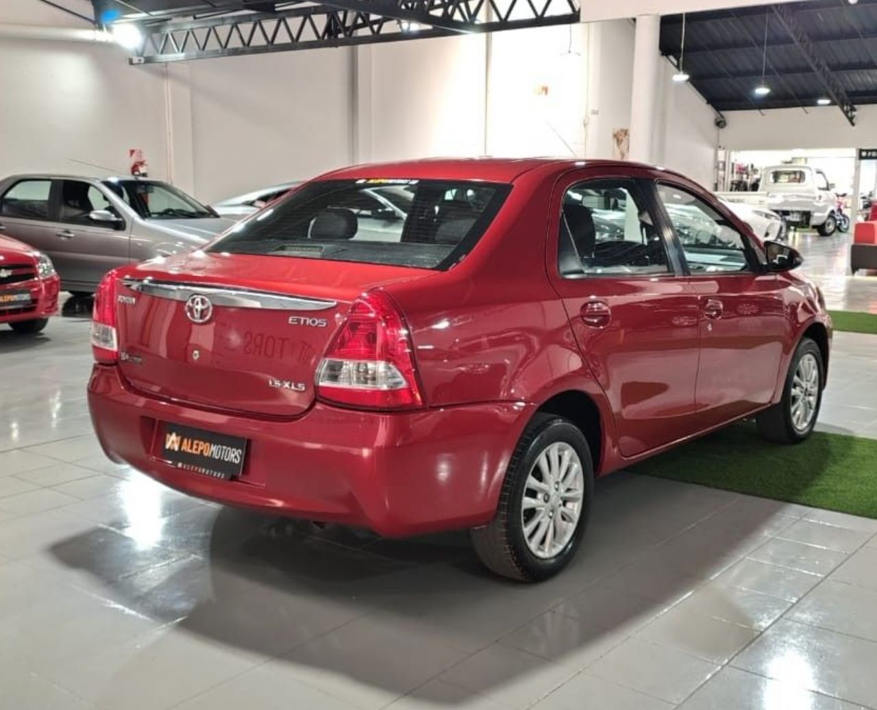 Toyota Etios Usado Financiado en Mendoza, deRuedas