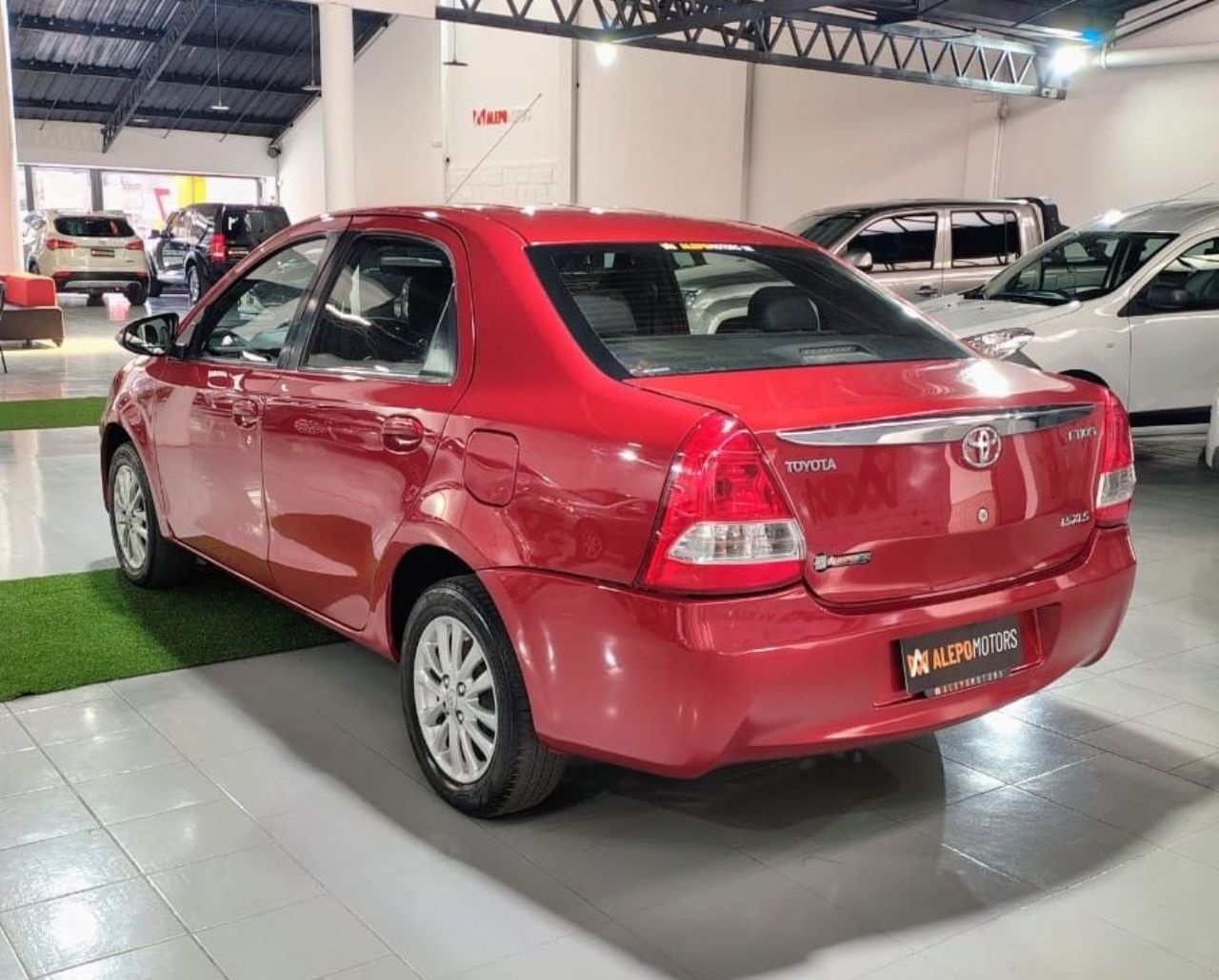 Toyota Etios Usado Financiado en Mendoza, deRuedas
