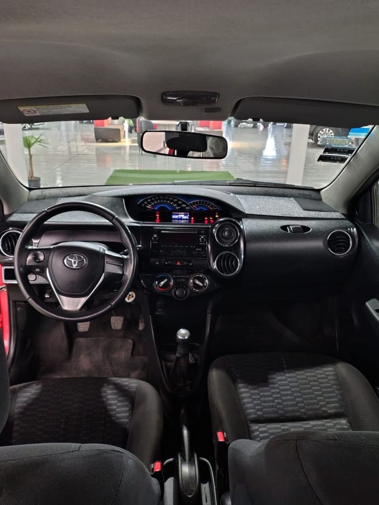 Toyota Etios Usado Financiado en Mendoza, deRuedas