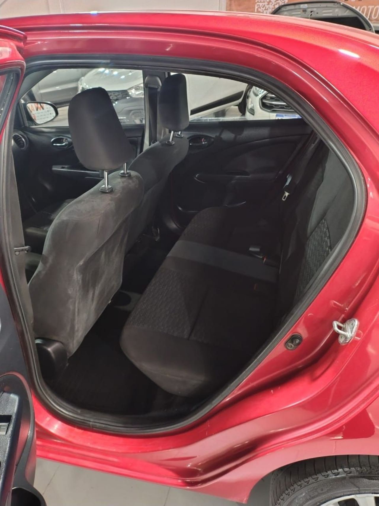 Toyota Etios Usado Financiado en Mendoza, deRuedas