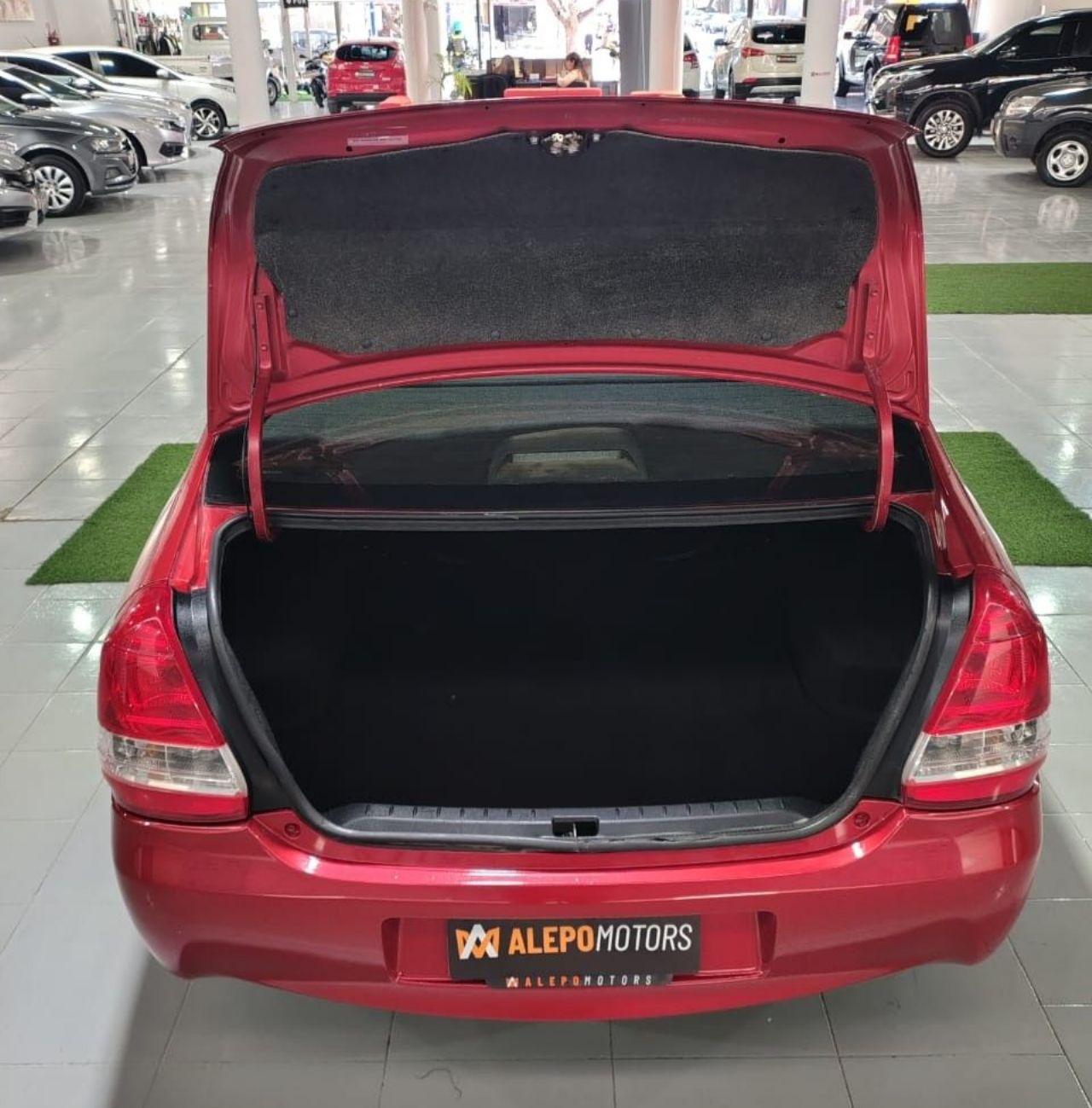 Toyota Etios Usado Financiado en Mendoza, deRuedas