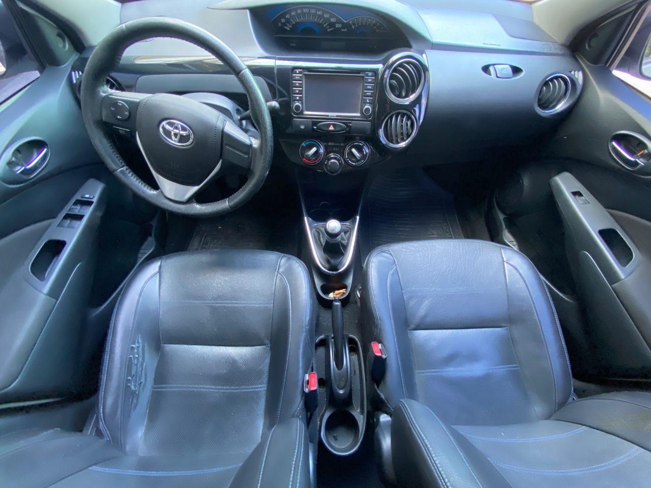 Toyota Etios Usado Financiado en Mendoza, deRuedas
