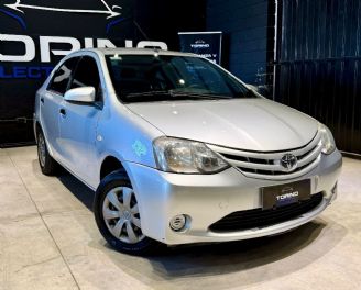 Toyota Etios Usado en Córdoba Financiado