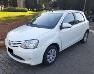 Toyota Etios Usado en Buenos Aires Financiado