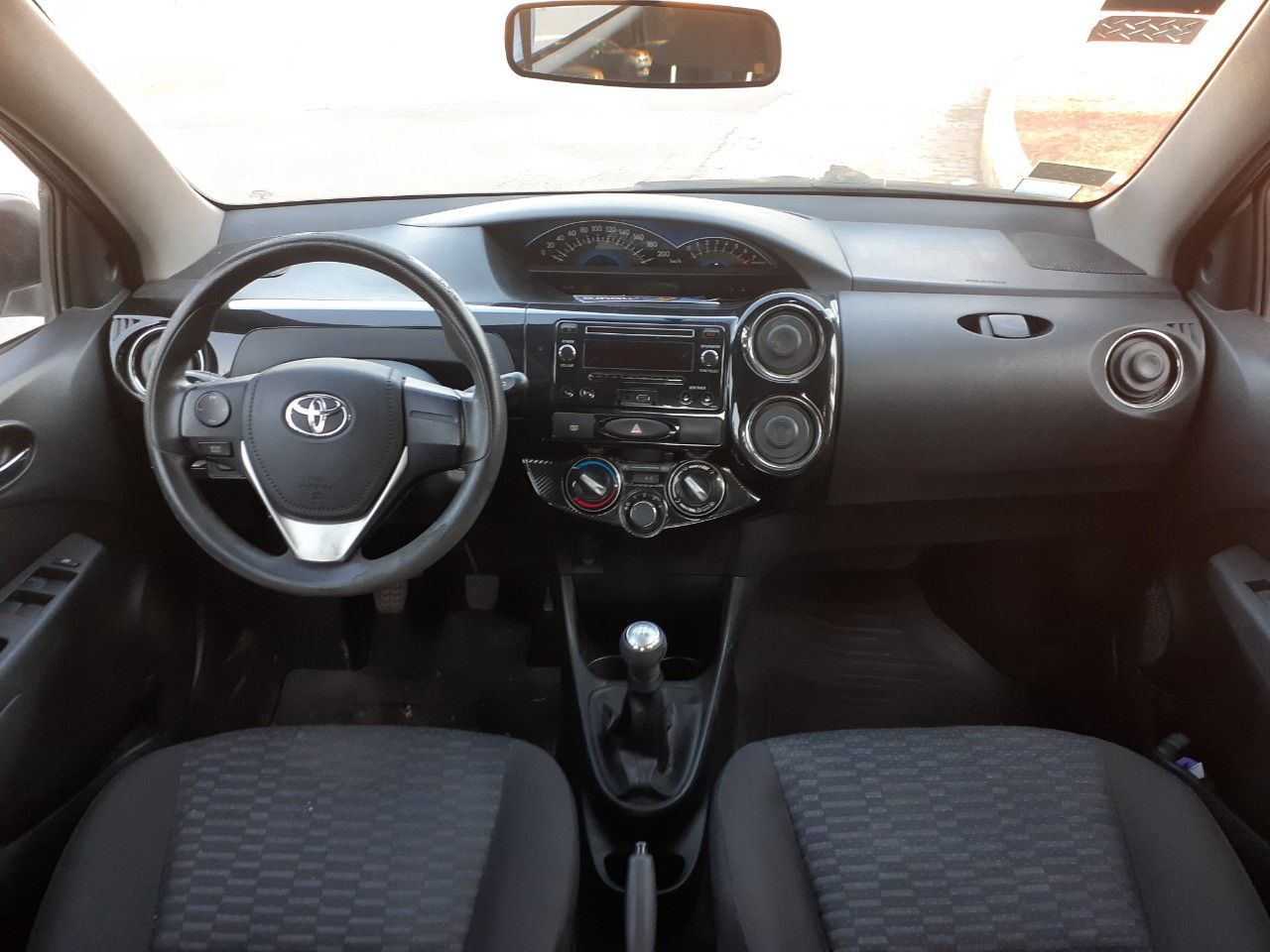 Toyota Etios Usado Financiado en Buenos Aires, deRuedas