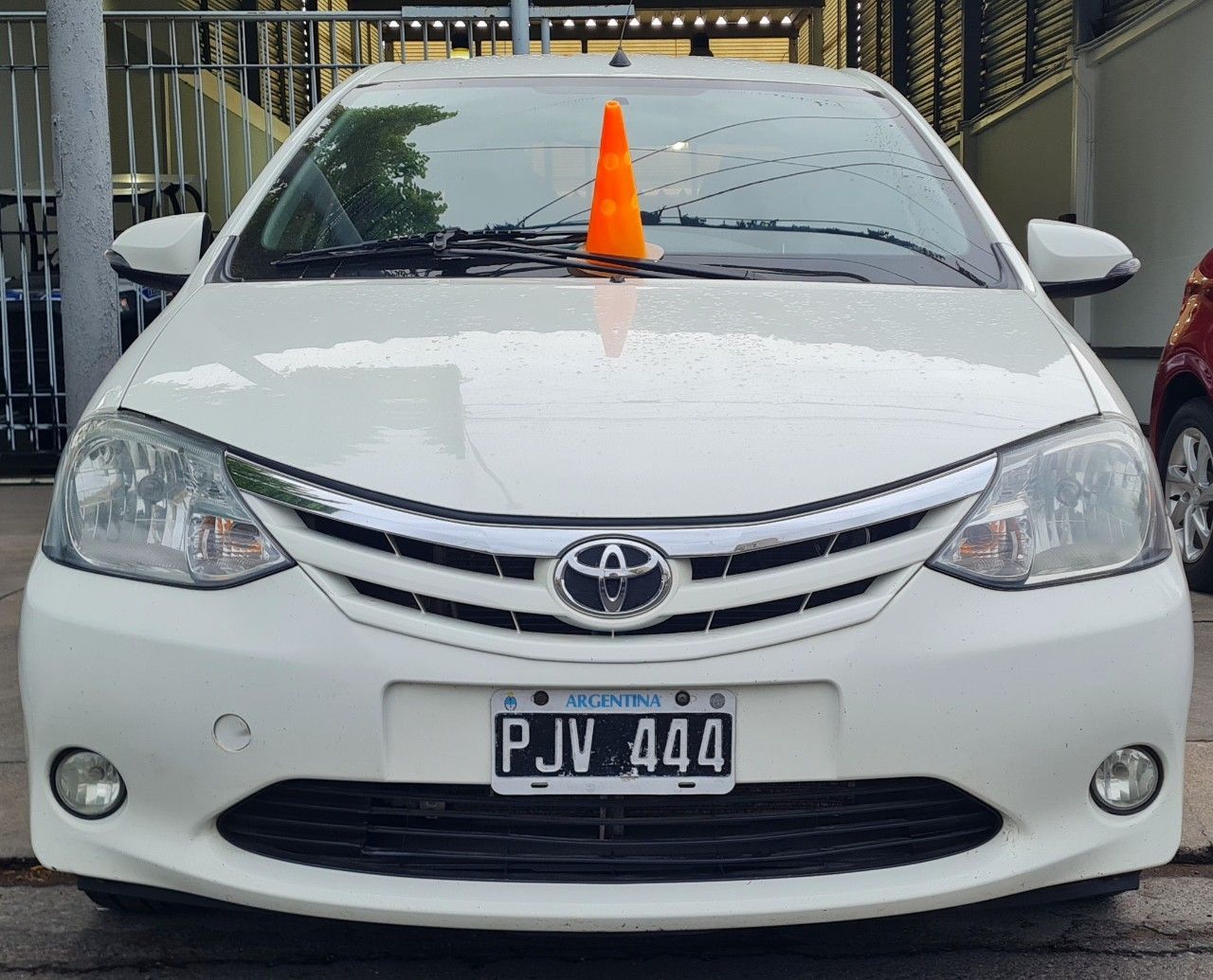 Toyota Etios Usado Financiado en Mendoza, deRuedas