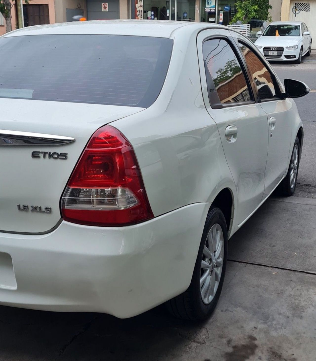 Toyota Etios Usado Financiado en Mendoza, deRuedas