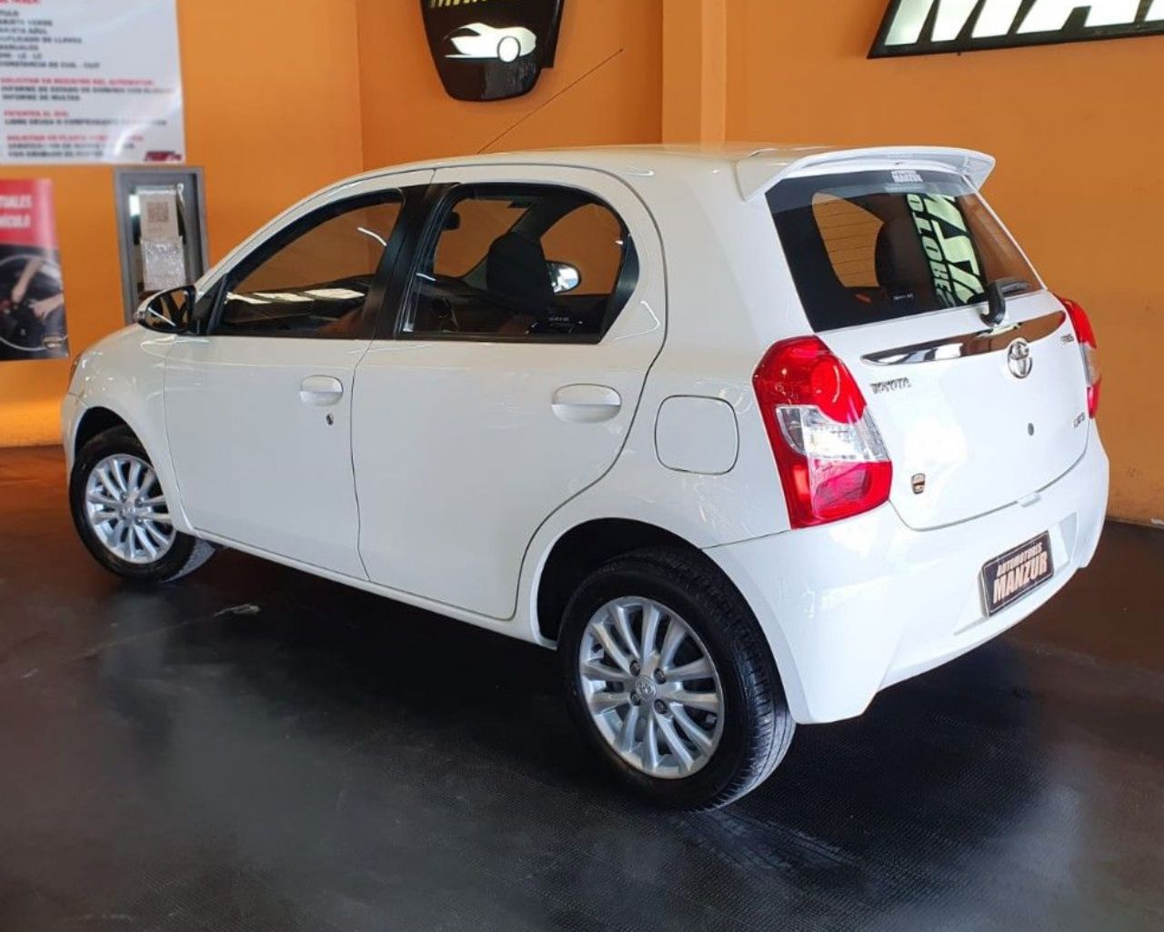 Toyota Etios Usado Financiado en Mendoza, deRuedas