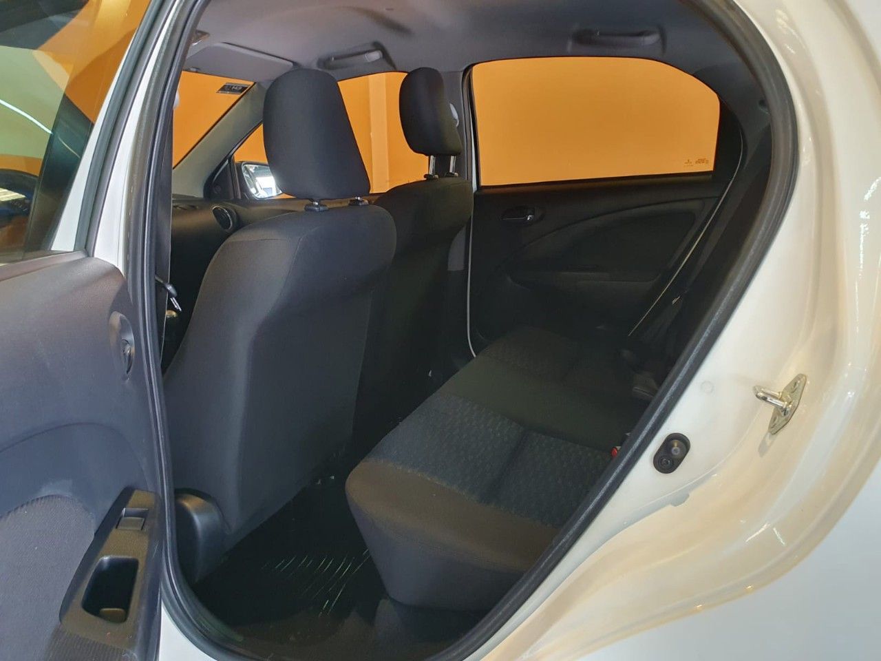 Toyota Etios Usado Financiado en Mendoza, deRuedas