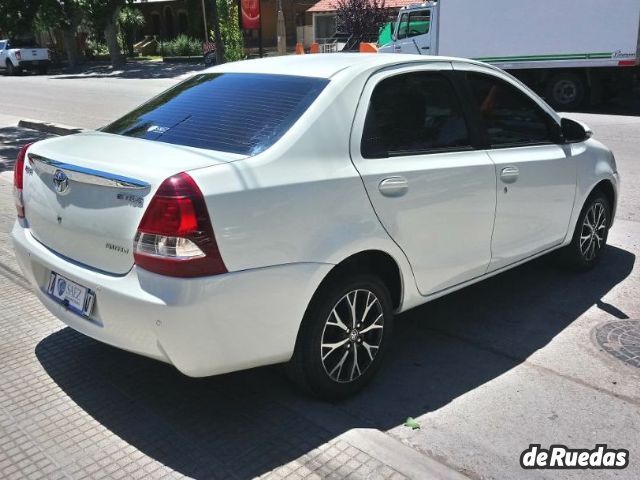 Toyota Etios Usado en Mendoza, deRuedas