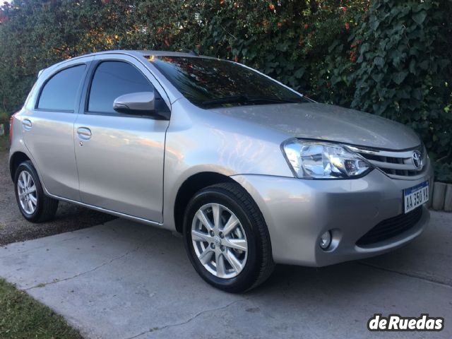 Toyota Etios Usado en Mendoza, deRuedas